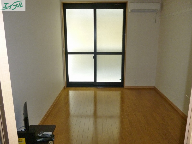 居室・リビング　※写真と現状が異なる場合は現状を優先