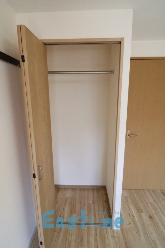 収納　ハンガーパイプ付クローゼットオープン