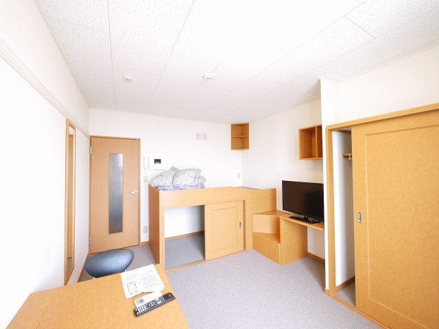 その他部屋・スペース　広くて明るい寝室です