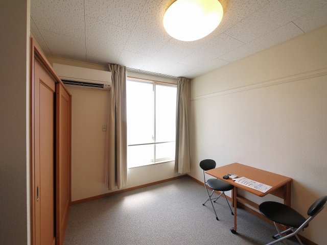 居室・リビング　居間です