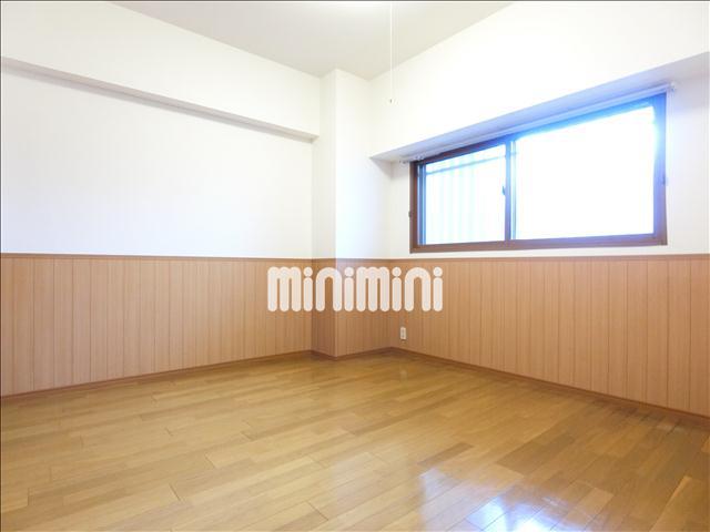 その他　独立した７．１帖の洋室は寝室として使えます。