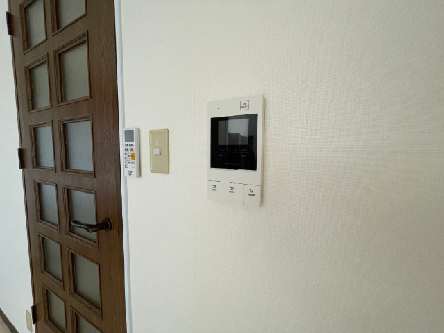 セキュリティ　モニター付きインターホンです。