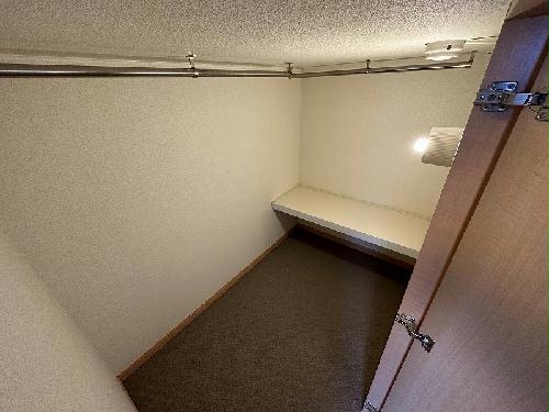 収納　ベッド下収納