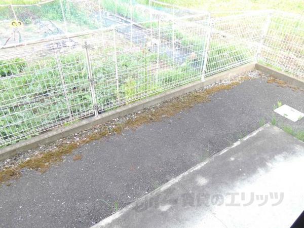 バルコニー　画像は1Ｆの部屋のものとなります。