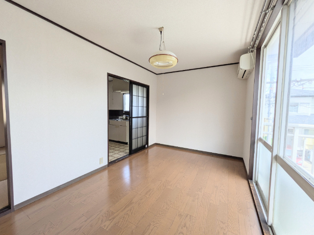 居室・リビング　６．５帖洋室