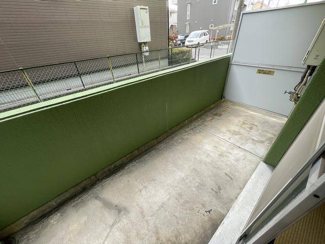 バルコニー　南向きで日当たり良好です。