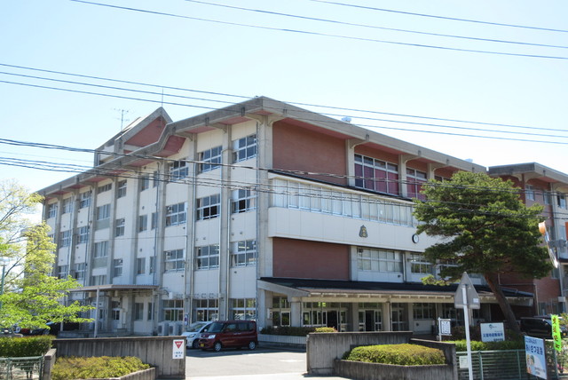 中学校　郡山市立富田中学校（中学校）まで580m