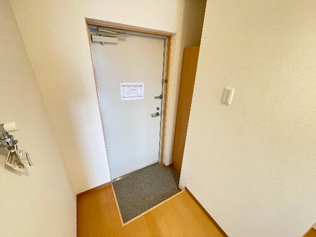 玄関　玄関シューズボックス付き