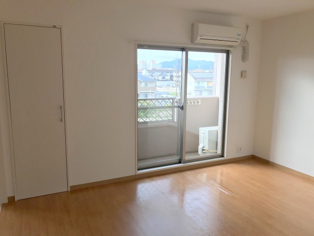 居室・リビング　10帖以上あるため広々としています★