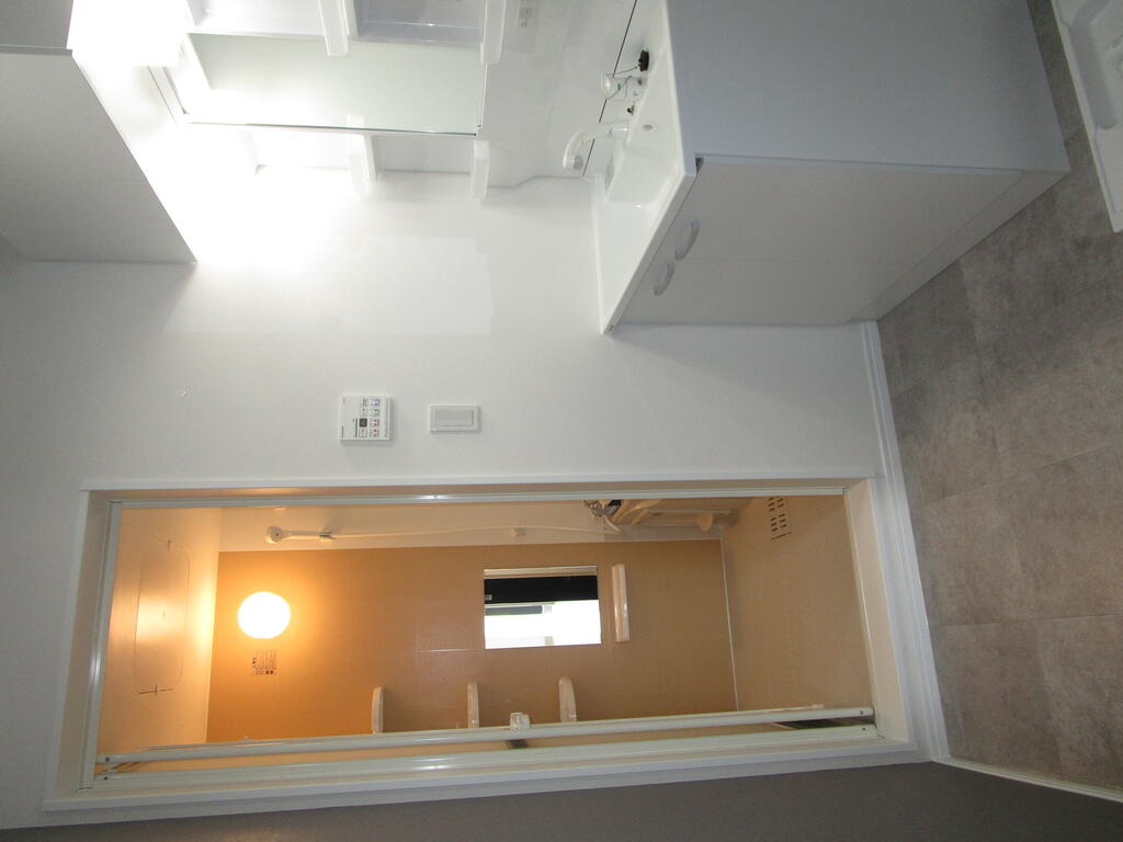 洗面設備　シャワードレッサー