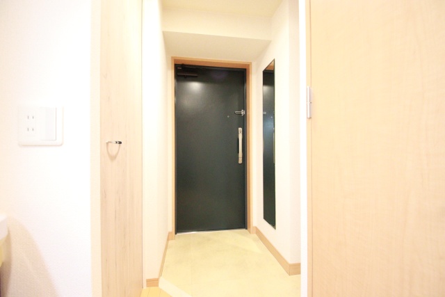 玄関　※別室の参考写真の為、現況優先です。