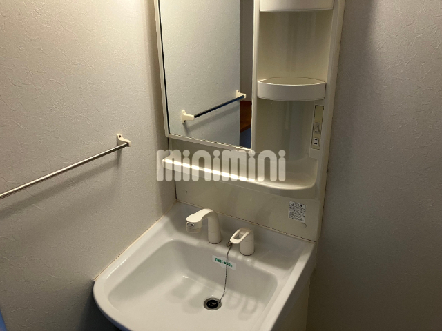 洗面設備　大きな洗面台