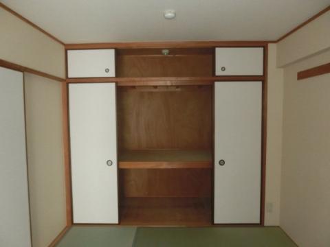 　収納　押入（開）