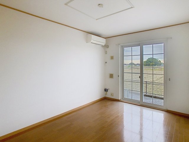 居室・リビング　現況と異なる場合は現況を優先します。2025年11月撮影