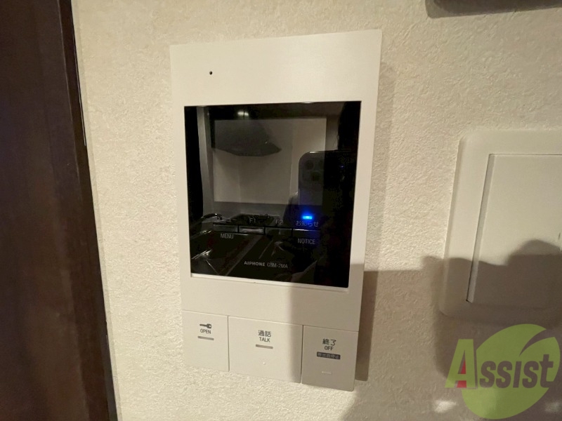 セキュリティ　ＴＶモニター付インターホンです。来客者の顔が見えるので安心！