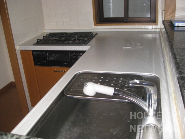 キッチン　街中のハイグレード分譲マンション、4LDKです。
