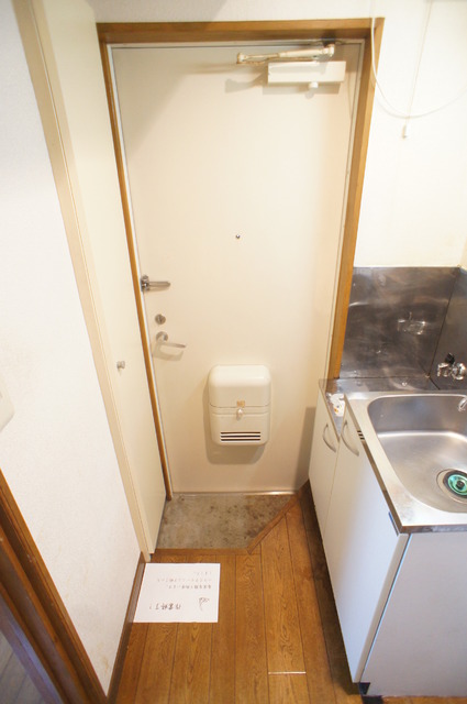 玄関　下駄箱付なので、玄関はいつでもスッキリ片付きますね☆