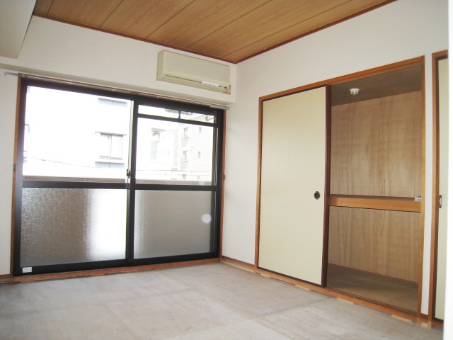 収納　同物件別号室です。