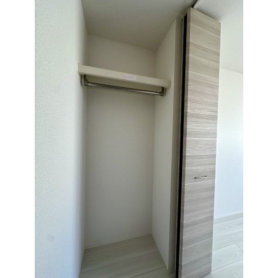 収納　北側洋室の収納