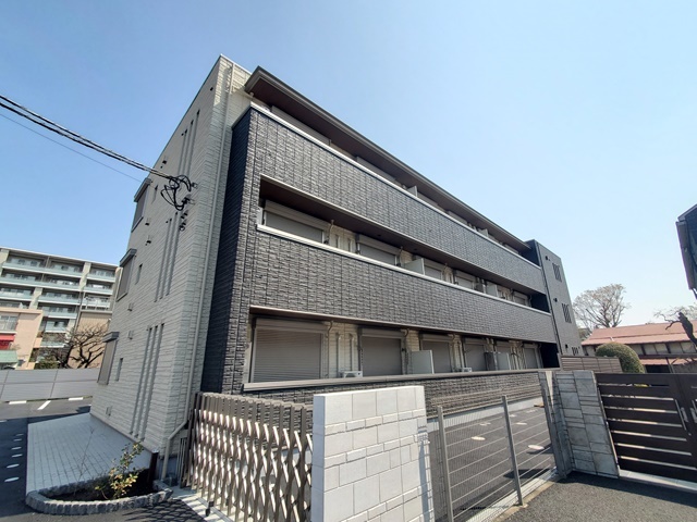 建物外観　オートロック、ホテルライク、太陽光発電仕様のＺＥＨ物件です♪