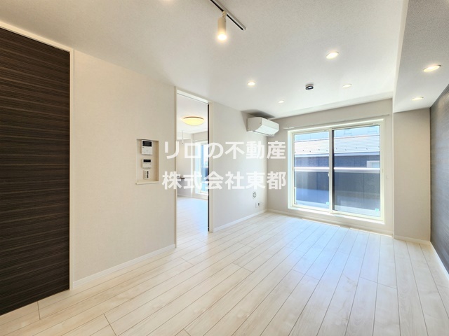 居室・リビング　ひろびろリビングで団らんも楽しくなります♪