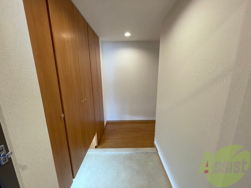 玄関　玄関の様子です。明るい印象ですね。気分もあがりそう。