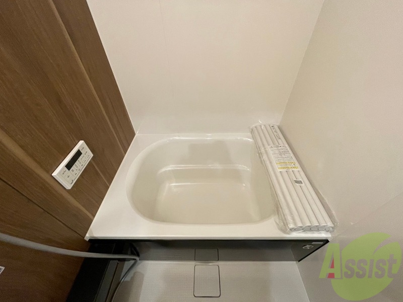 バス・シャワールーム　こちらは浴室です。浴室乾燥機や追い焚き機能付き。