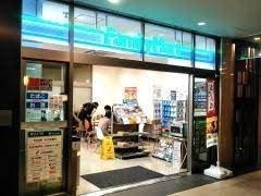 コンビニ　ファミリーマート山野学苑／Ｓ店（コンビニ）まで160m