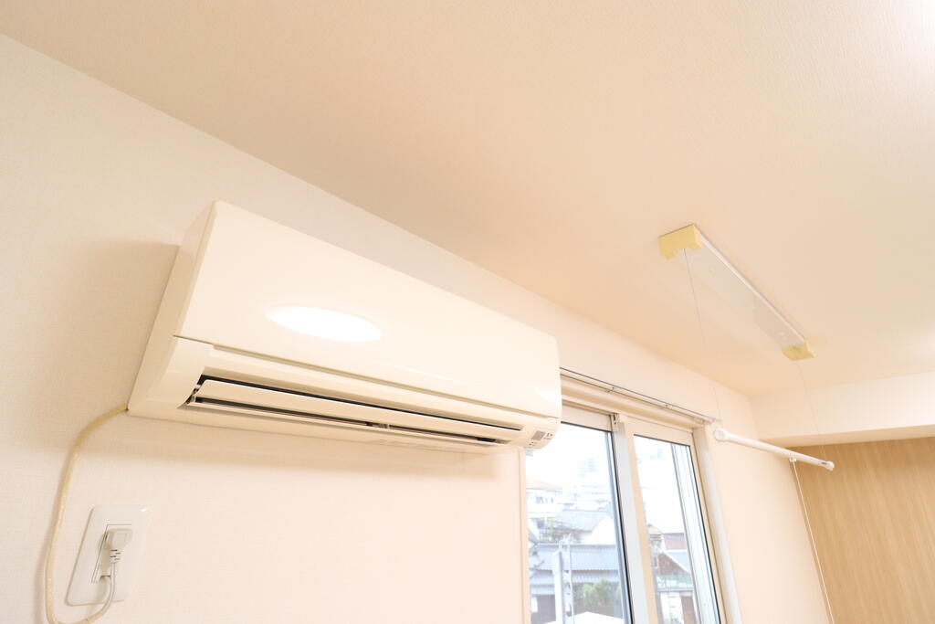 その他設備　エアコンと室内用物干し付いてます