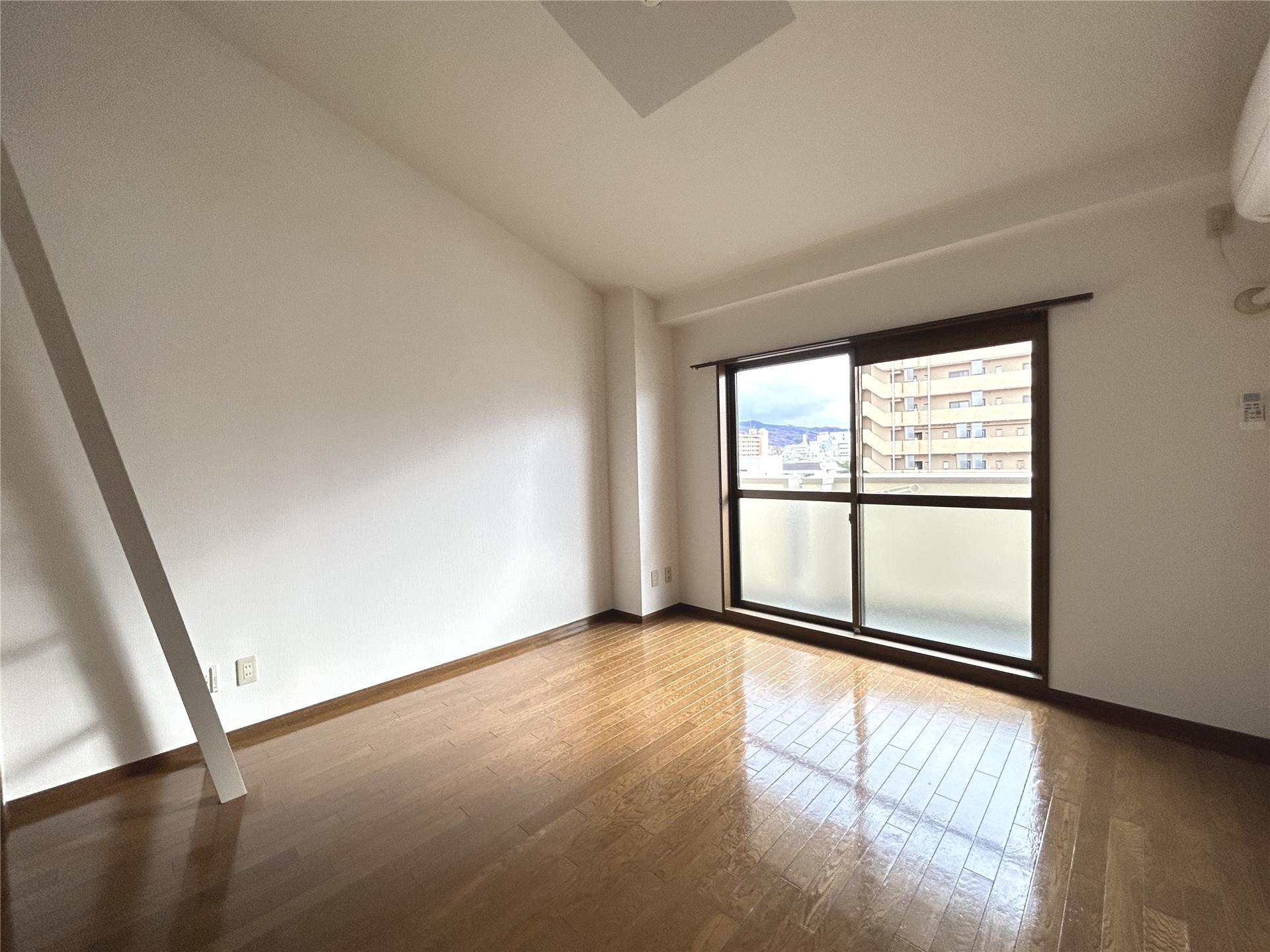 その他部屋・スペース　日差しの差し込むお部屋です