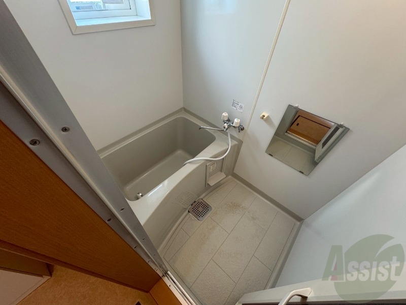 バス・シャワールーム　ユニットバスです。疲れを癒すのに欠かせませんね！