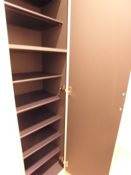 玄関　シューズボックス付きの玄関です。