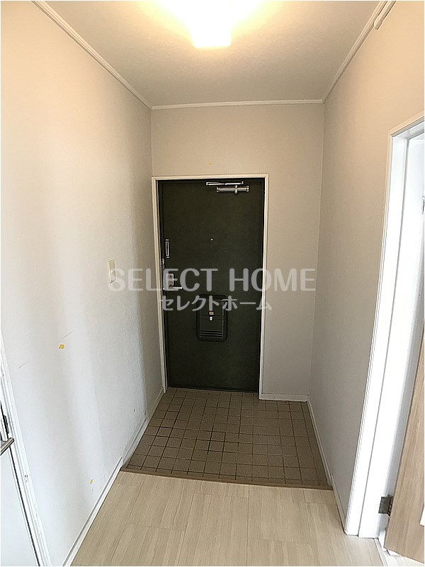 玄関　収納もある玄関です同型タイプ