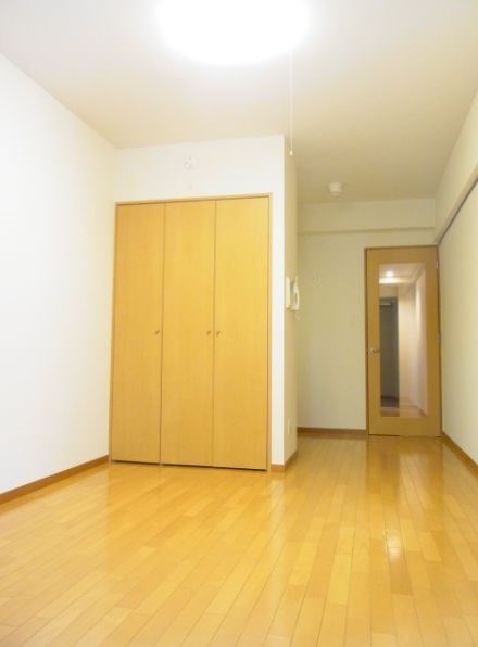 居室・リビング　別号室参考写真