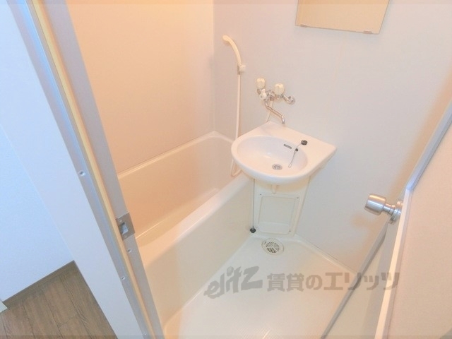 バス・シャワールーム　バス