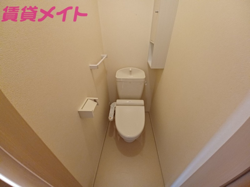 トイレ　同型反転参考写真です