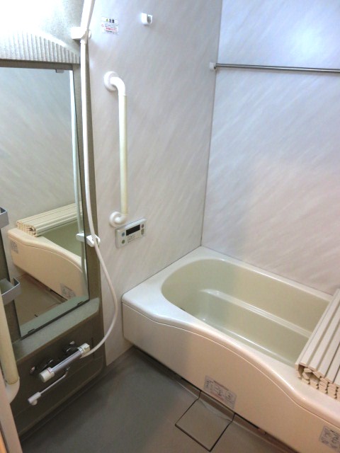 バス・シャワールーム　※別部屋参考写真