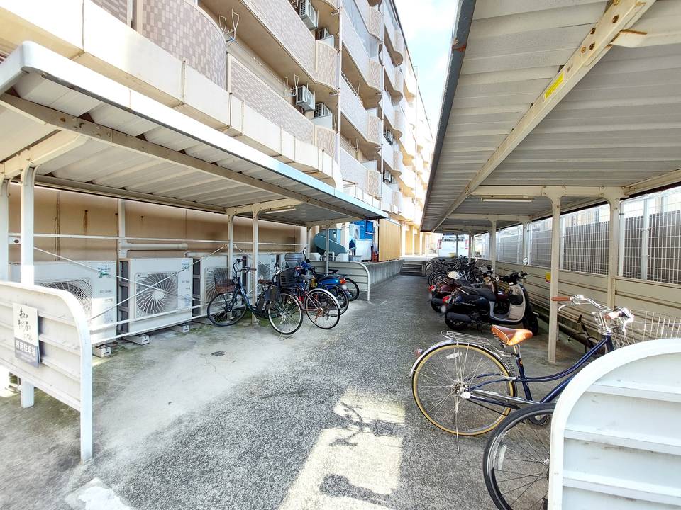 駐車場　駐輪場