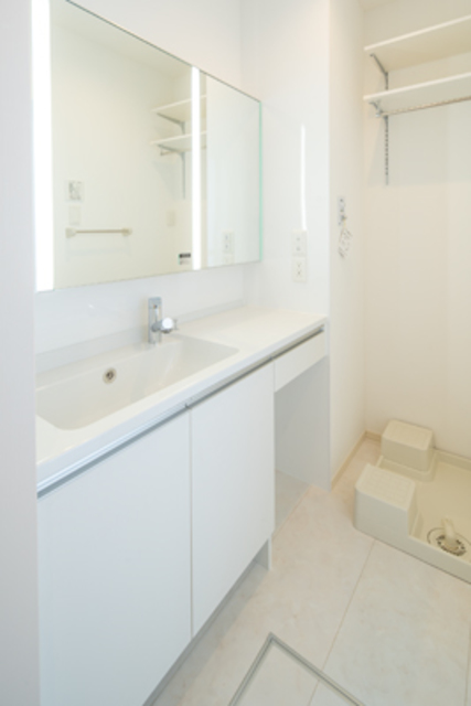 洗面設備　※写真は同タイプ住戸です。