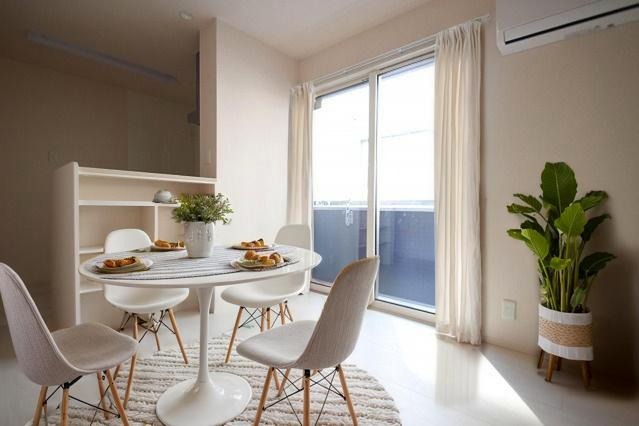 居室・リビング　ＣＧで家具等を配置したもので家具等は含まれません。