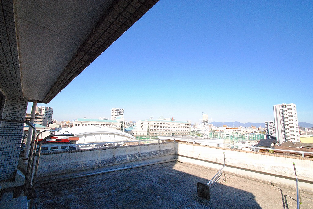 バルコニー　6メートル級のルーフバルコニー