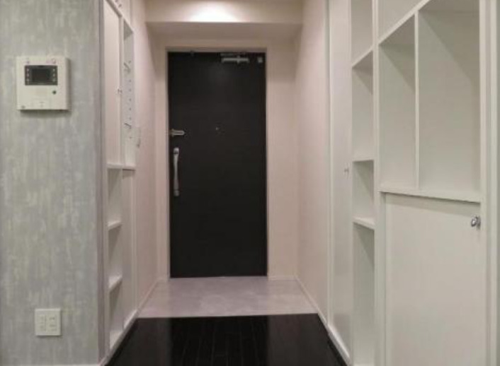 玄関　※別部屋の参考写真です。