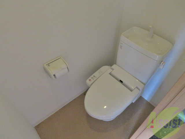 トイレ　こちらはトイレです。清潔感があり、安心して使用できます。