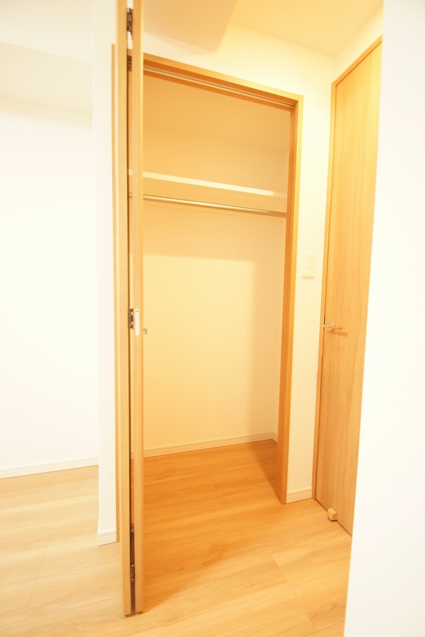 収納　ハンガーパイプ付きのクローゼット