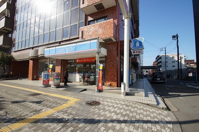 コンビニ　ローソン「鶴見中央店」（コンビニ）まで134m