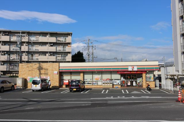 コンビニ　セブンイレブン（コンビニ）まで540m