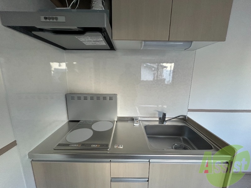 キッチン　２口のＩＨコンロがついたシステムキッチンです。