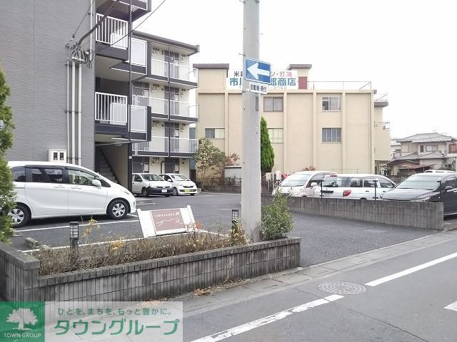 駐車場　駐車場