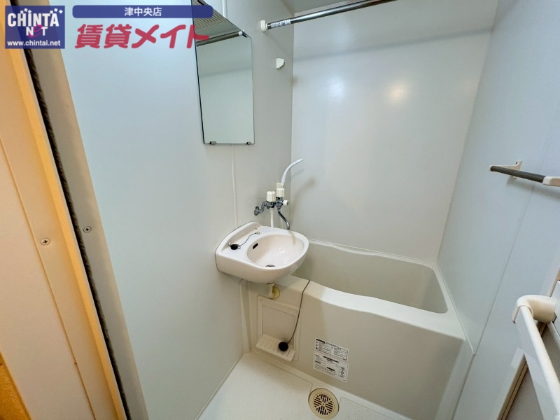 バス・シャワールーム　同物件別部屋の写真