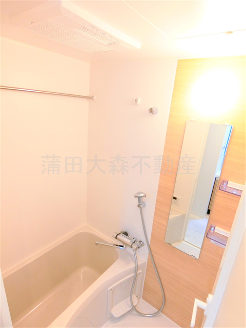 バス・シャワールーム　浴室乾燥機付きのお風呂　バスルーム